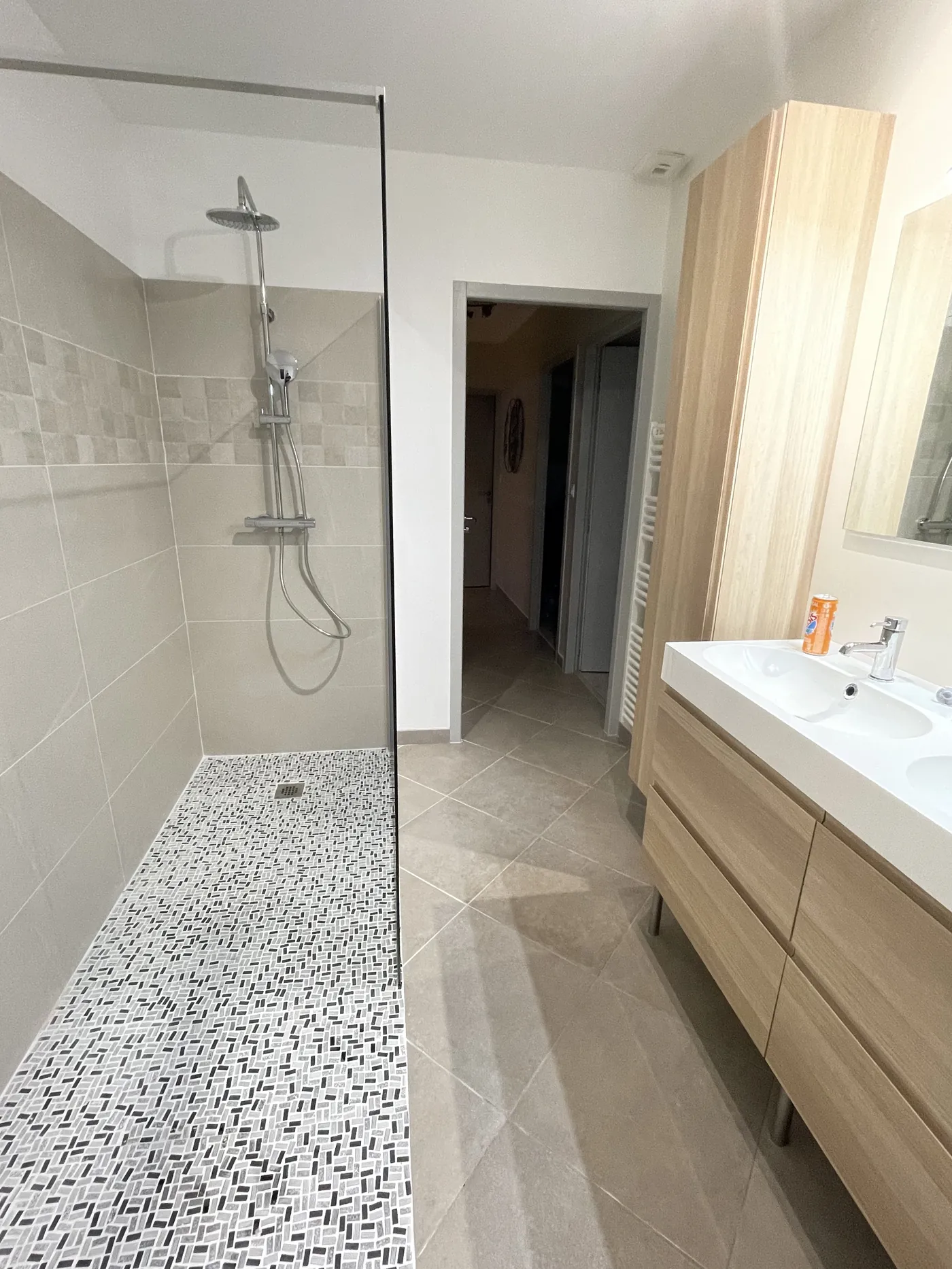 Étanchéité d'une douche à l'italienne : ce qui évite (vraiment) la fuite